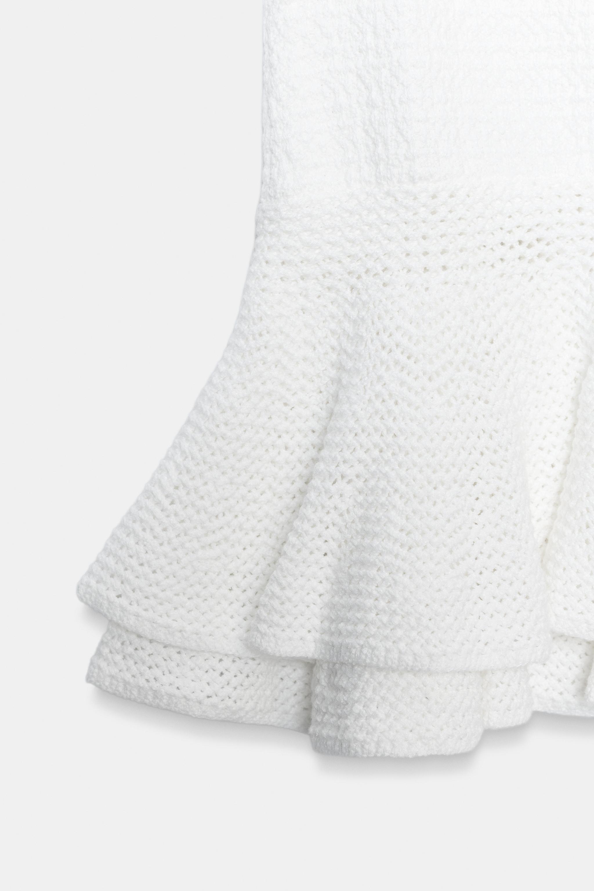 RUFFLED KNIT MINI SKIRT